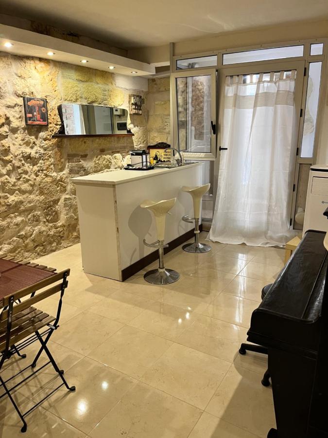 House74 Apartment กาญารี ภายนอก รูปภาพ